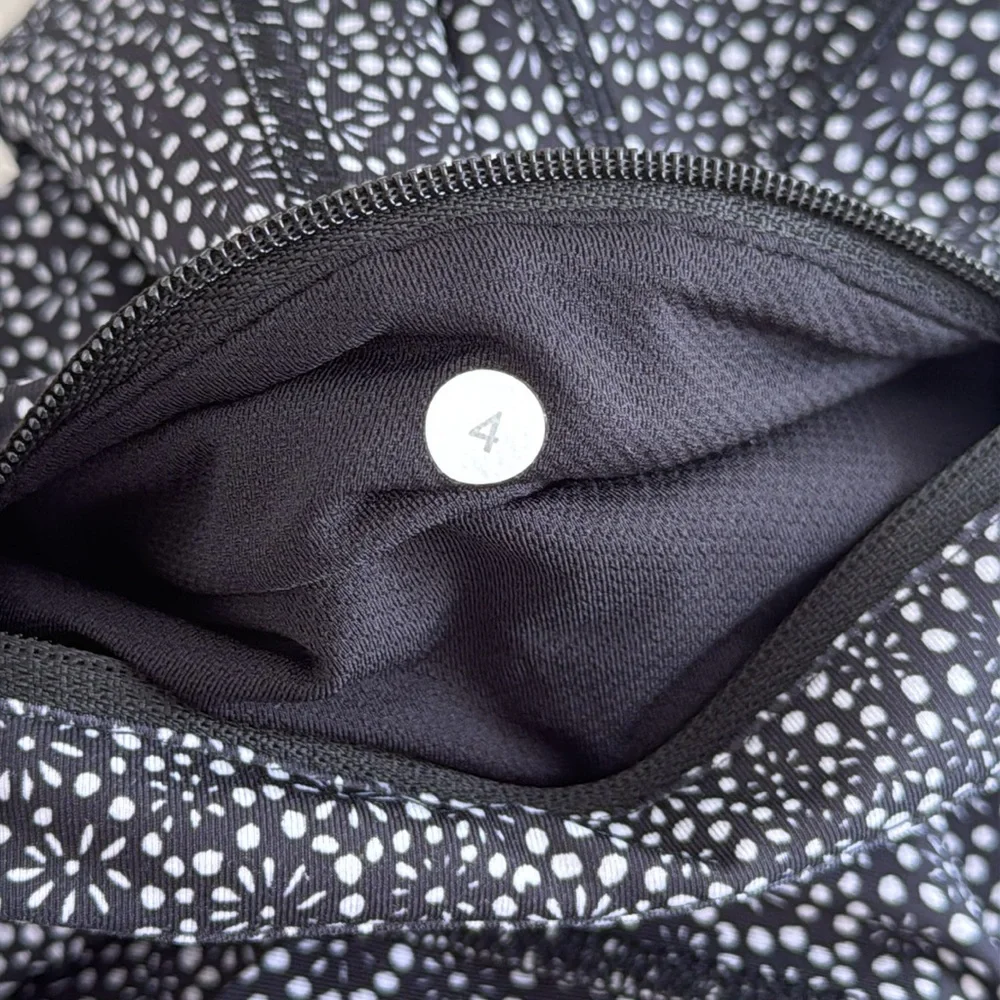LULULEMON Pace Rival Crop Leggings Freckle Flower Black White/Black Size 4